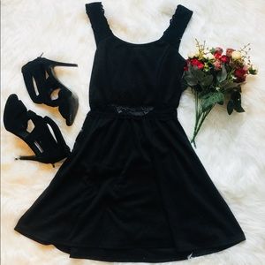 PERFECT HOLIDAY ATTIRE 🎁⛄️🎄WET SEAL LBD